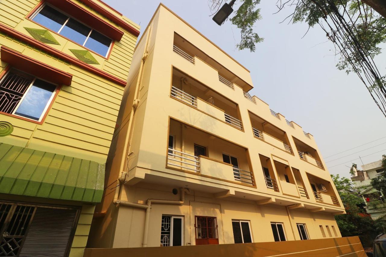 Oyo Hotel Ayush Palace Каттак Экстерьер фото